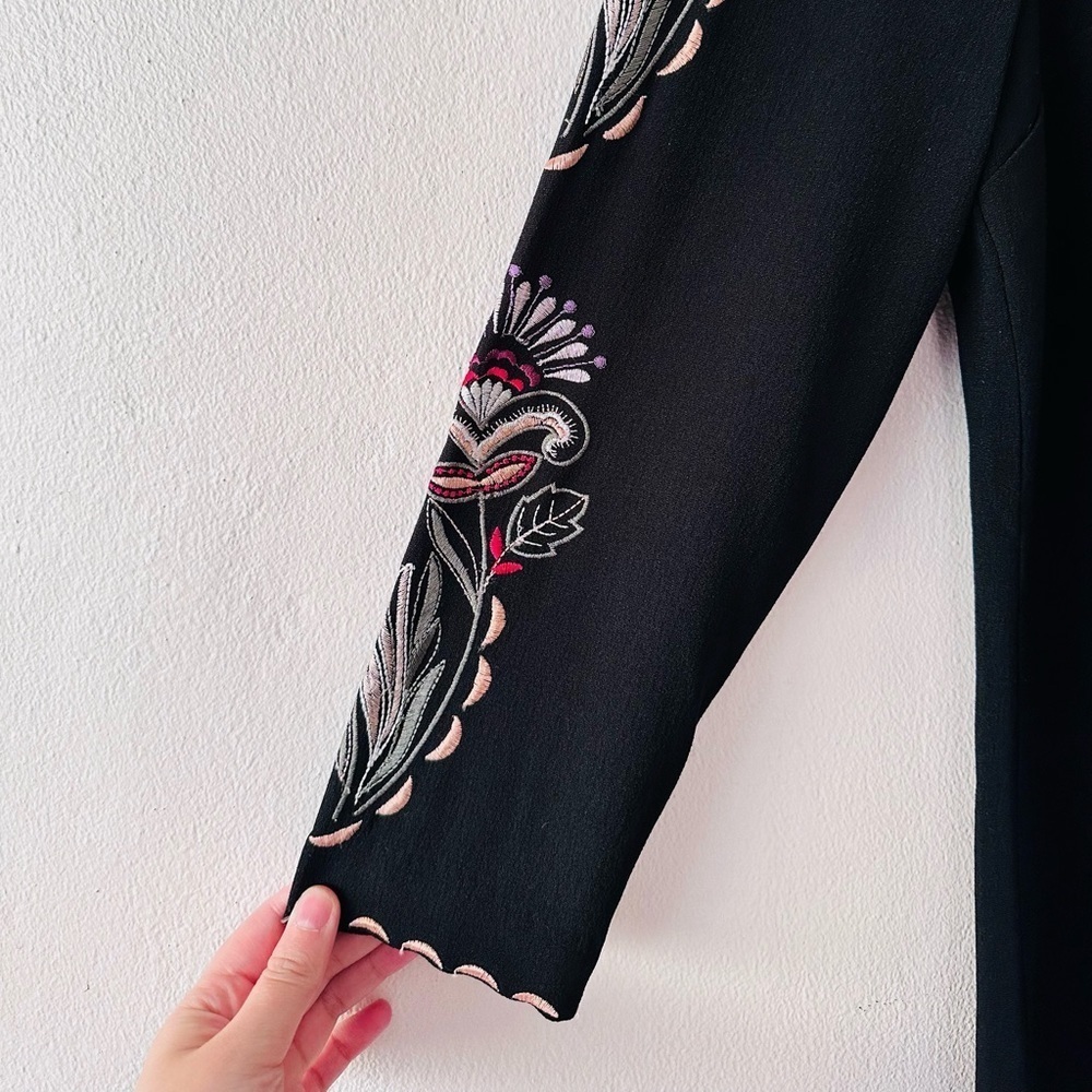 Juicy Couture Floral Embroidered Mini Dress Size 2 - Picture 3 of 10